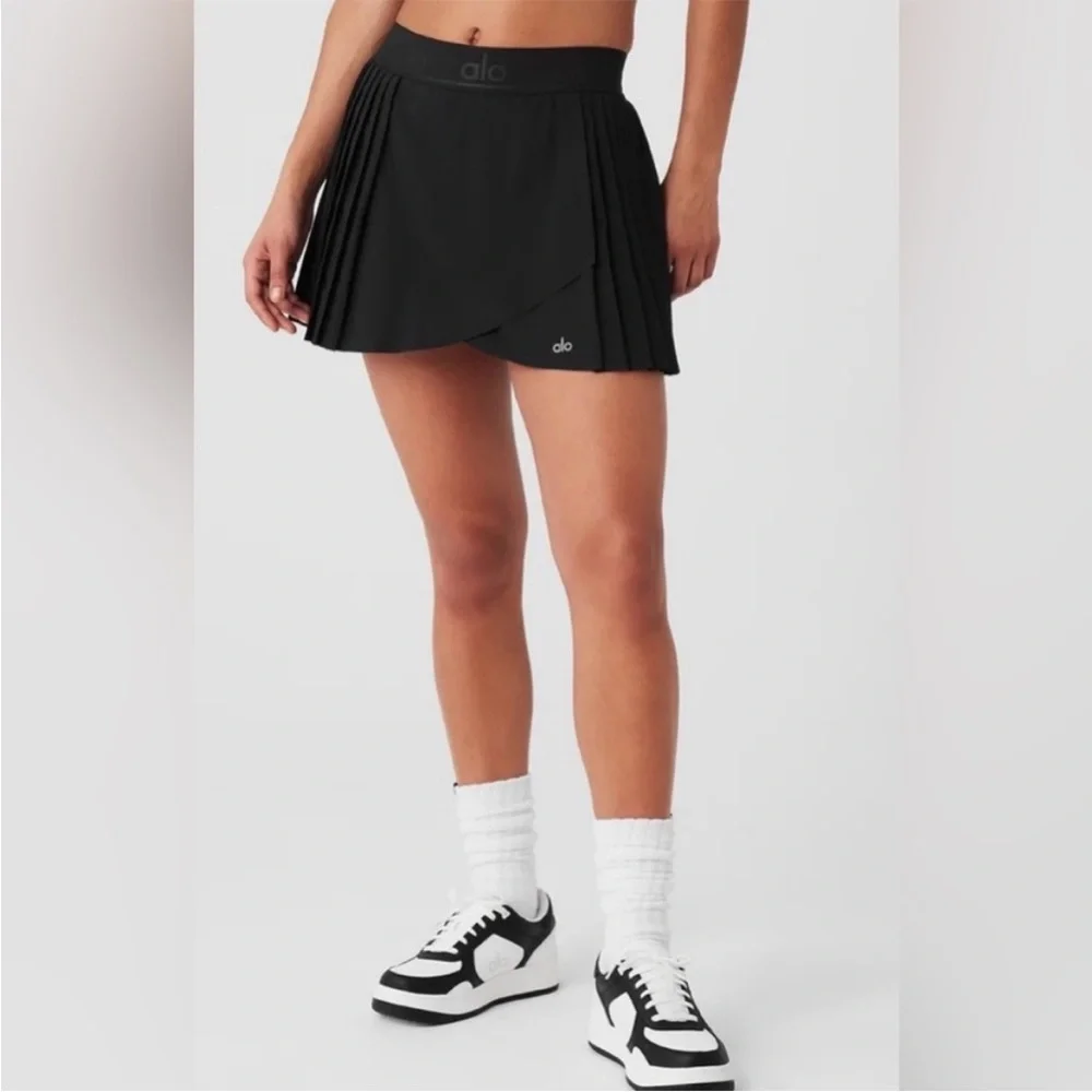 ALO Yoga Aces Tennis Pleated Skirt Black XS excellent condition
